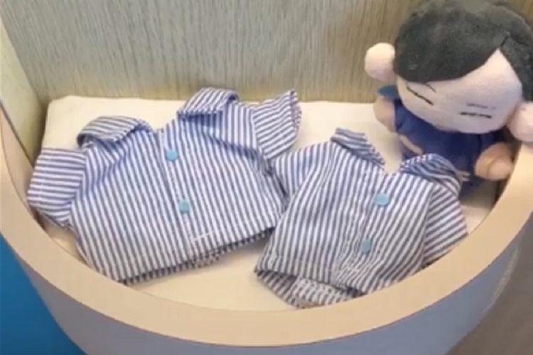 ぬいぐるみ用のガウンはMサイズとSサイズを用意している