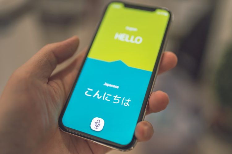 翻訳アプリがあれば、意思疎通もなんとかなる時代（イメージ）