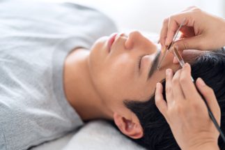 《男性にも浸透する「美眉」意識》毛髪が本業のアデランスがなぜ「眉毛サロン」に参入したのか？事業立ち上げ当初は社内から「大丈夫なのか」と不安視されていた