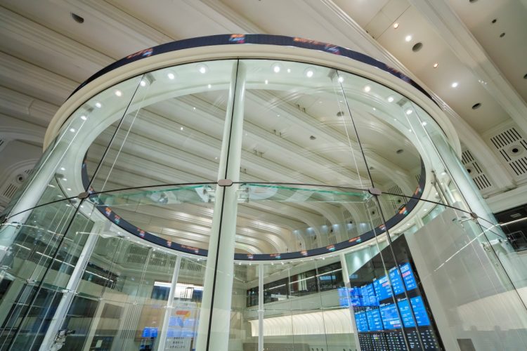 “割安な有望銘柄”をどう見極めるか（写真：イメージマート）