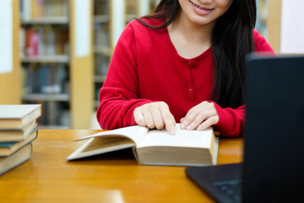 現状、中国人留学生の所得税免除には上限の定めがない（写真：イメージマート）