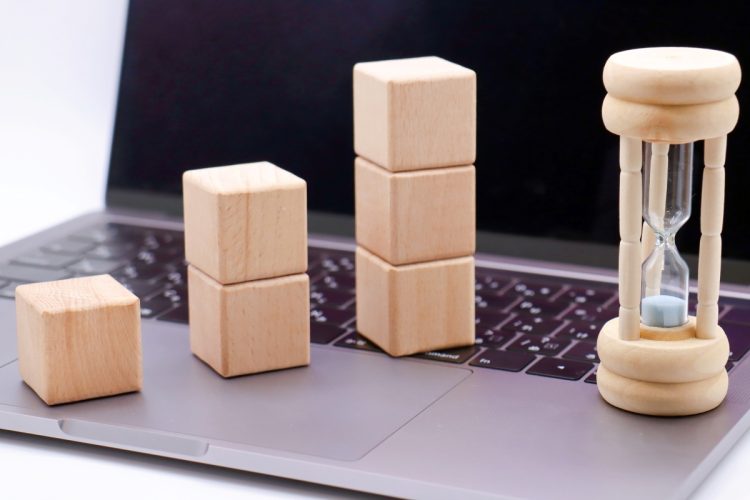 おけいどん氏が長期投資の魅力と恩恵を解説する（写真：イメージマート）