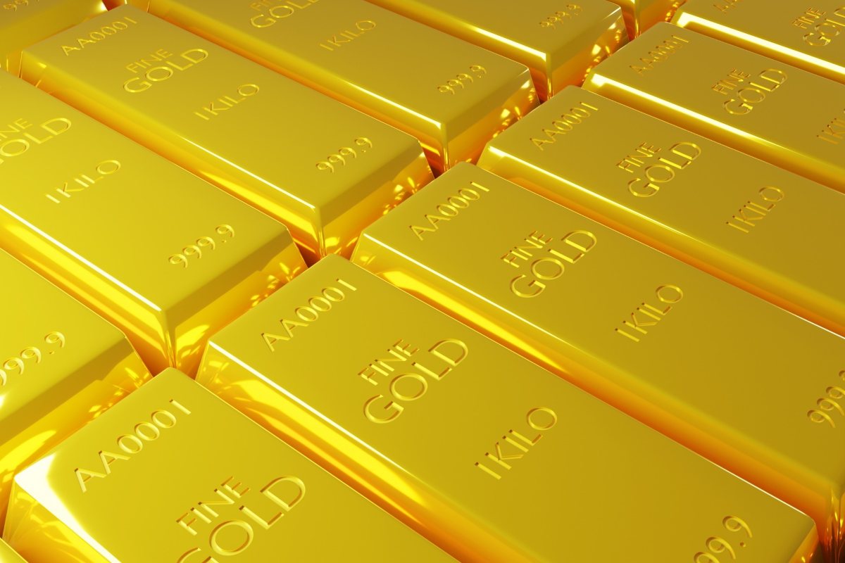 金価格は1年で70％、銀・プラチナは1年で2倍以上に上昇 2025年に貴金属価格が急騰した3つの背景  中長期的に貴金属が評価されやすい環境で今後も資金流入が続くか | マネーポストWEB