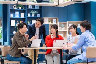 「商談の時は互いにスーツを着るべき！」カジュアル化するビジネスマンの服装を嘆く、70代の元“企業戦士”の言い分　「ドブネズミルックにも誇りと愛着がある」