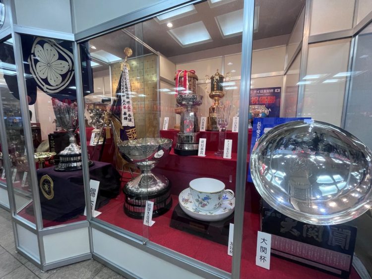 総理大臣杯などに並んで県知事賞も（九州場所）