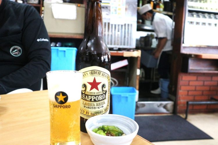 「赤星」にさっぱりとしたお通しがあう