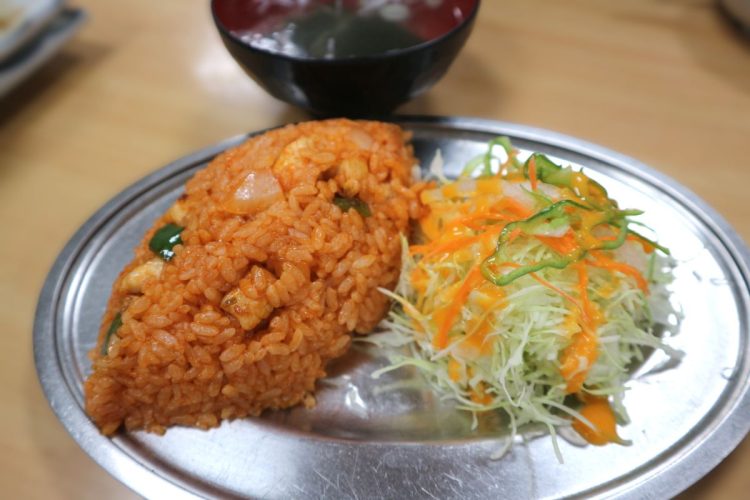 締めだけでなくつまみとしてもオススメだ