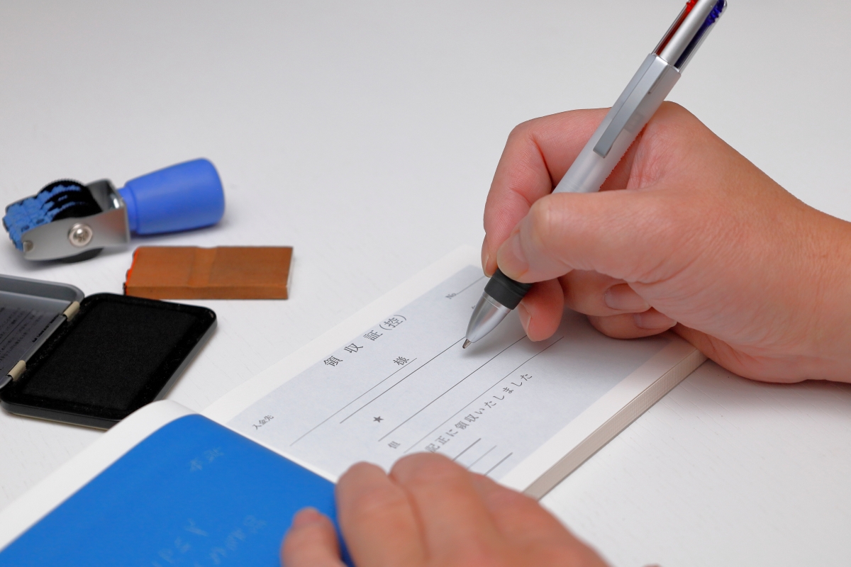 領収書の宛名が書けないのはまだ理解できるが、その後の対応に疑問（イメージ）