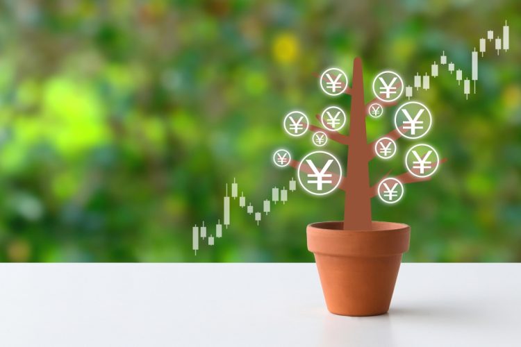 自社株をコツコツ買い続ける会社員が「いつの間にか“億り人”」になるケースが増えているという（写真：イメージマート）