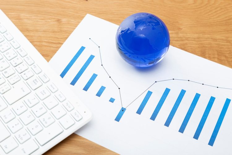 億り人・弐億貯男さんは「PER」を投資にどう活かしているのか（写真：イメージマート）