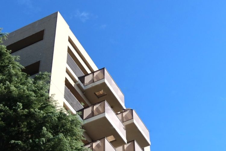 みつさんの不動産投資は1棟買いが基本（写真：イメージマート）