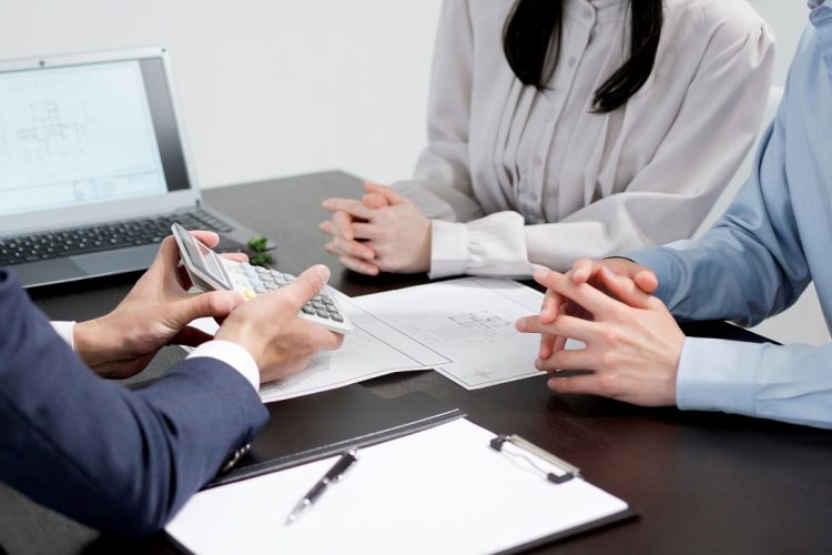 中古マンションの売れ行きに陰りも見え始めているという（写真：イメージマート）