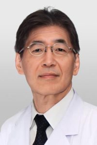 「膝軟骨の再生のために私は、2008年から1回の手術で終わる治療法の研究を始めました」と語る岩崎倫政教授