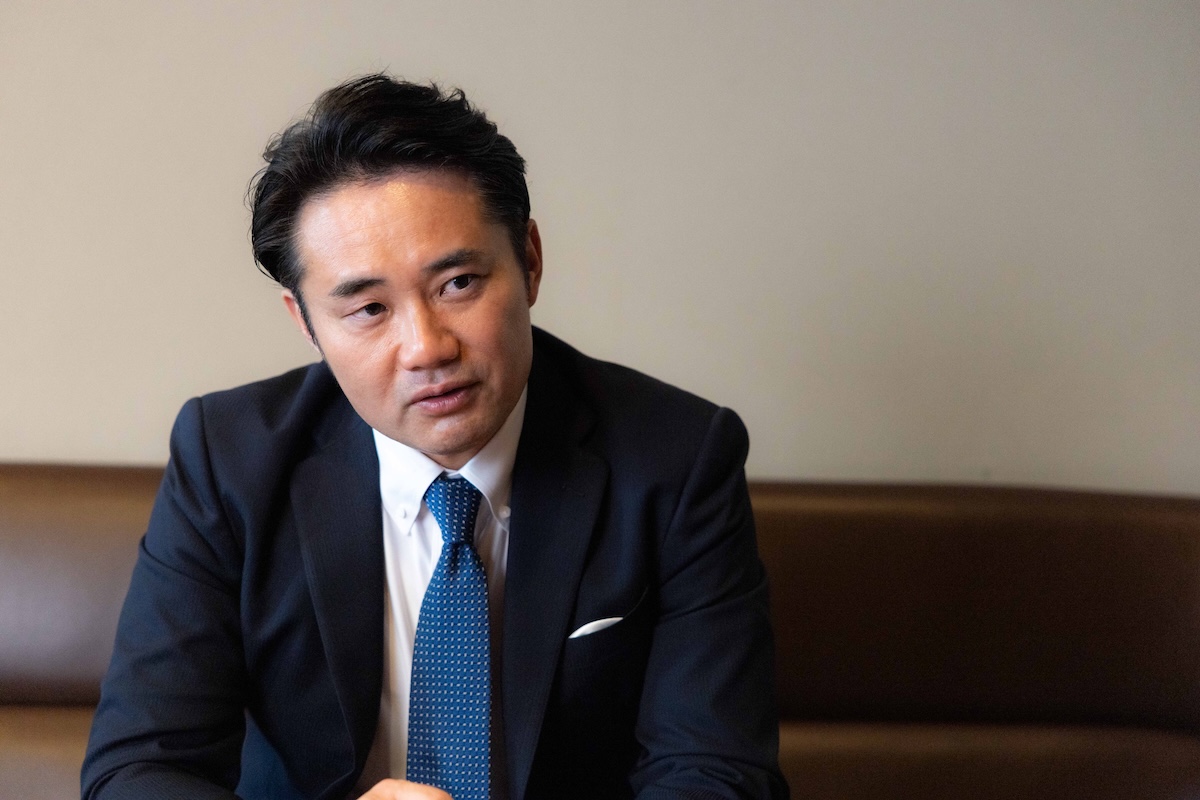 自身の投資術を詰め込んだ新著は発売1か月で7万部に（撮影：五十嵐美弥）