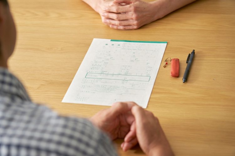 熟年離婚の危機を迎えたら何をすべきか（写真：イメージマート）