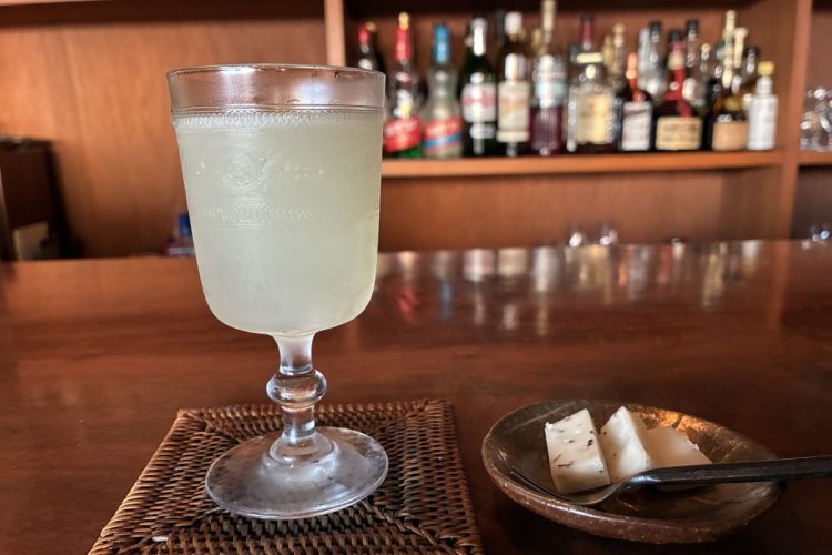 ダイキリは油断するとすぐに飲み干してしまいそうになる