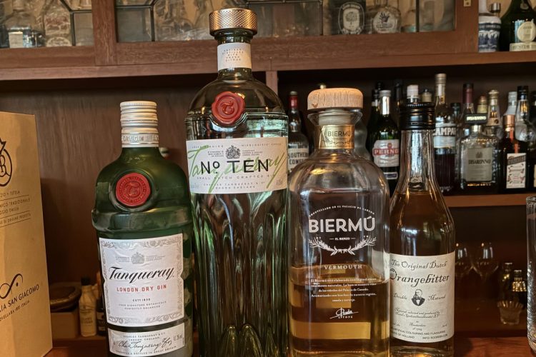 これらのボトルから究極のセンスのマティーニがうまれる