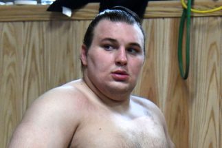 【土俵に埋まるカネ】骨折で巡業離脱のカド番大関・安青錦の「昇進披露宴」はどうなる？　集金額が年寄名跡取得にも影響か　大関復帰の霧島は前回“カド番での祝賀会”が不評だった過去