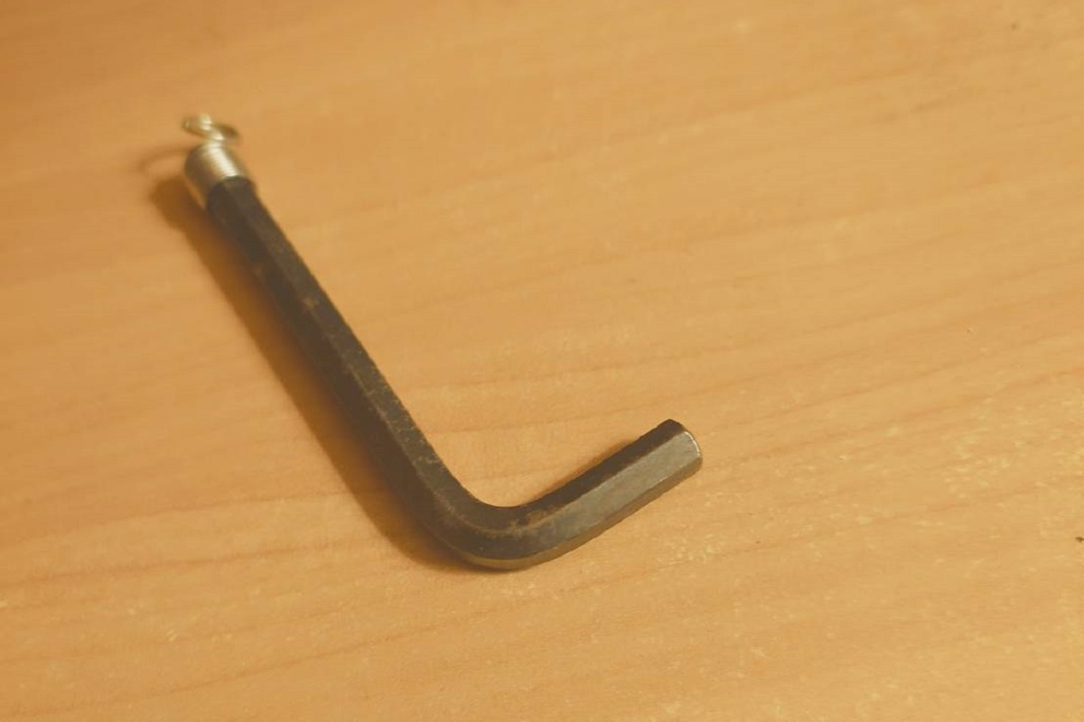 記者の家にあった六角レンチ。特に意識したことはなかったが、旭金属工業製だった