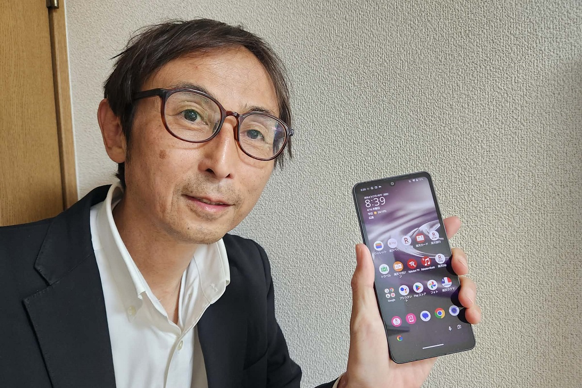 今更ながらスマホデビューした中川淳一郎氏