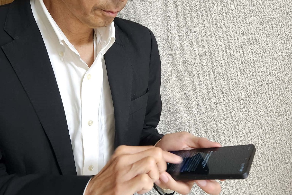 今更ながらスマホデビューした中川淳一郎氏