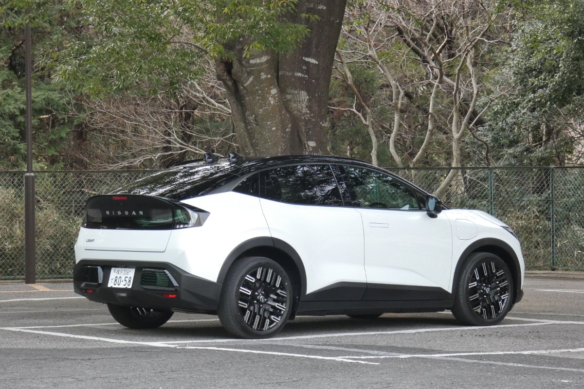 “MINIアリア”といった佇まいのスタイルは徹底的に空力性能を磨きあげ、同クラスとしてトップレベルの0.26という非常に優れた空気抵抗係数（Cd値）を実現