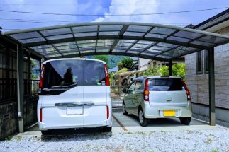 「おまえん家、金持ちかよ？」上京した地方の若者が東京生まれの友人にかけられた言葉に逆に驚き　「クルマの複数台持ちは普通だったけど…」【都会と地方のクルマギャップ】