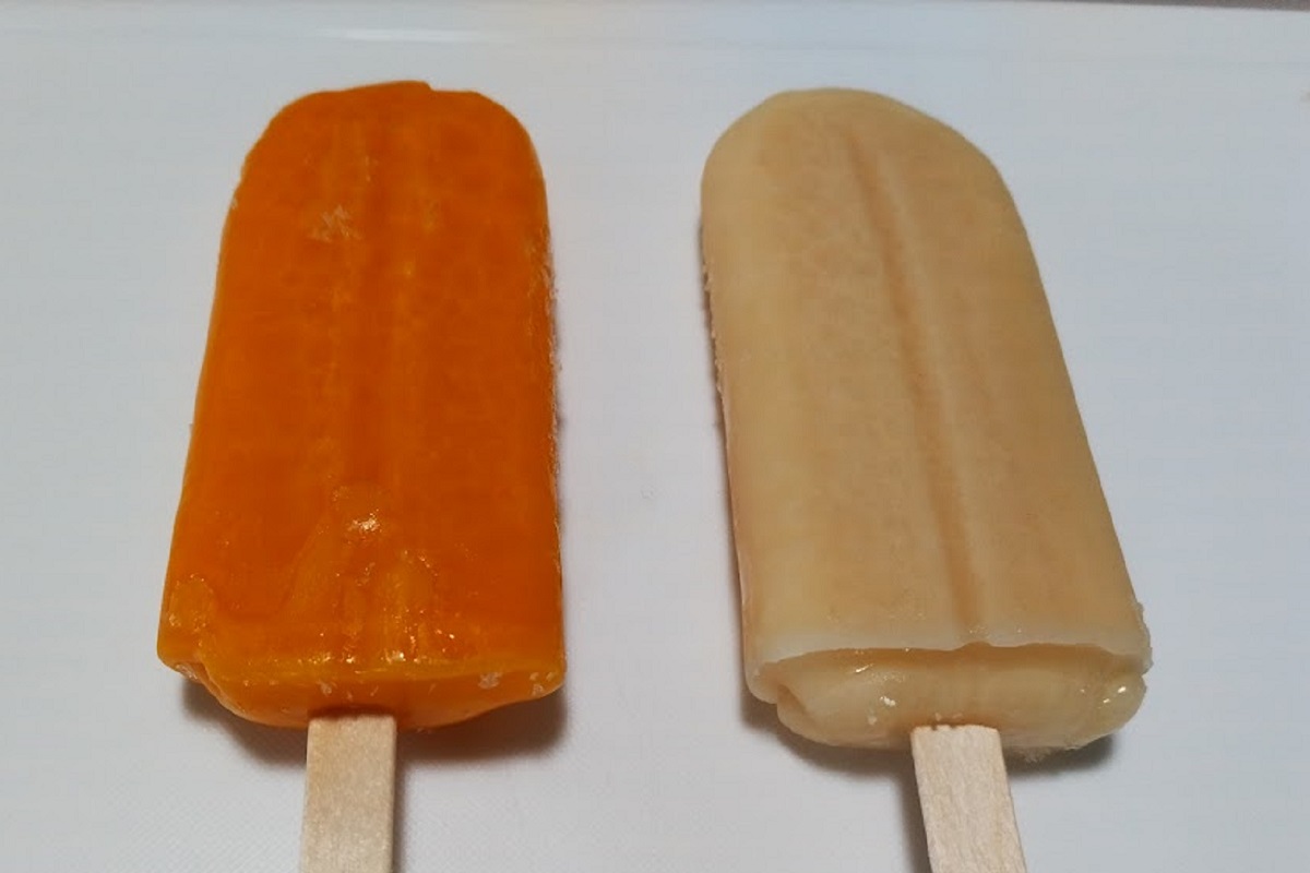 左から「果実食感バー　アルフォンソマンゴー」と「果実食感バー　白桃」