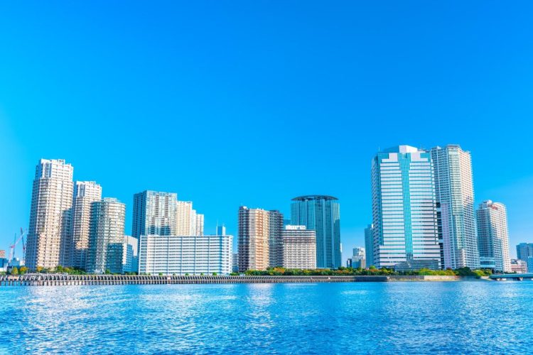 「東京23区」のマンション価格は高止まりし、庶民には高嶺の花に（写真：イメージマート）