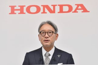 《業績急降下のホンダの苦境》EV戦略の加速が仇になり巨額損失、“三部社長の続投”に社内で渦巻く不満　「優良企業だっただけに危機に対する耐性が弱い」の指摘も
