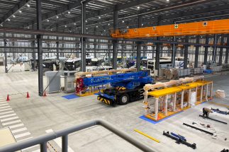【中国製バスを並行輸入】事故多発で倒産の「万博EVバス」100億円巨大工場に“張りぼて”疑惑　手当たり次第に補助金申請、「最初から国産EVバスを作る気はなかったのでは」との指摘