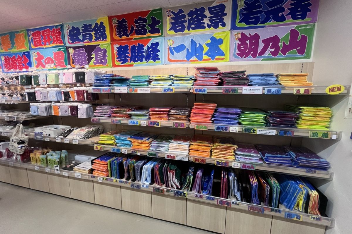 応援タオルの売れ行きもいつもの場所とは違っていた