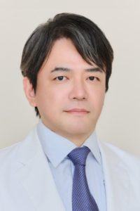 「腰痛を単なる『我慢するもの』と捉えず、専門医のもとで原因を特定してください」と語る篠原光医師