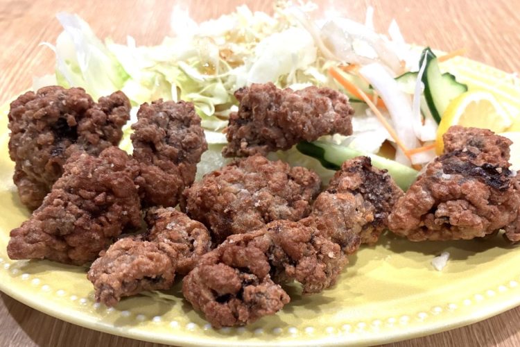 くじらの竜田揚げはこのボリュームでもすいすいいける
