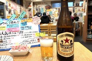 【大竹聡の昼酒御免！】今の若者は「なめろう」や「キヌカツギ」を知らないって本当？　昔の空気が色濃く残る「三軒茶屋の昼飲みの聖地」で女将と作家を偲ぶひとり酒
