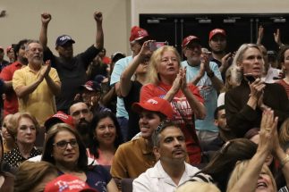 政治的主張を優先しトランプ大統領を支持する「白人福音派」の献金減少が意味すること　「福音派内部の地殻変動」の胎動