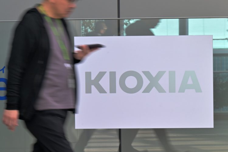 キオクシアHD株価急騰の背景とは（時事通信フォト）