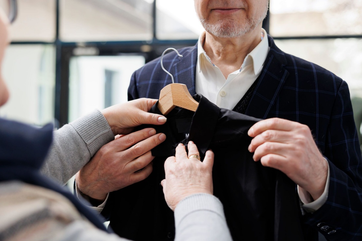 無理に若く見せる必要はないという(写真:イメージマート)