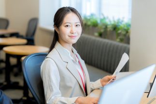 三菱・三井・住友グループ「不動産・銀行・損保会社」大学別就職者数ランキングを解剖　三菱UFJ銀行・三井住友銀行では慶應が他を圧倒、損保では関西私学が上位に