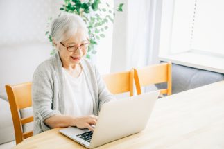 75歳を過ぎたら、お金との付き合いは「狭くする」ことを意識しよう　金融機関の口座は整理、投資割合も緩やかに減らしていく《FP深野康彦氏が解説》