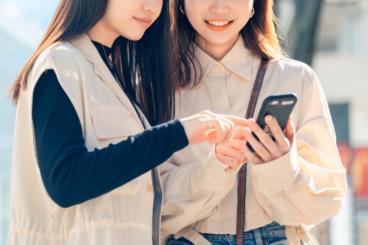 短い動画を共有する「setlog」の注意点とは（写真：イメージマート）