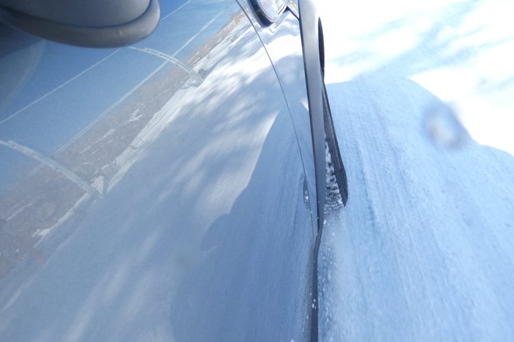 比較的滑りやすくワインディングはアップダウンが連続。そんな条件でもシンクロウェザーは次々にコーナーをクリアしていく