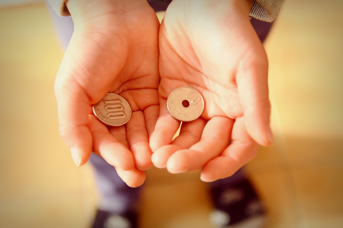 「お金に困らない大人」になるためのおこづかいの渡し方とは(イメージ)
