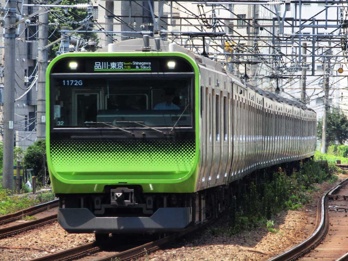 JR山手線の電車(E235系)。11両編成で、6両が電動車、5両が付随車