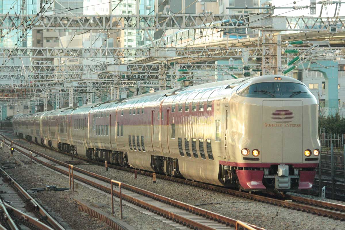 「サンライズ出雲」「サンライズ瀬戸」の寝台電車(285系)は、車両構造だけでなく、MT比も特殊