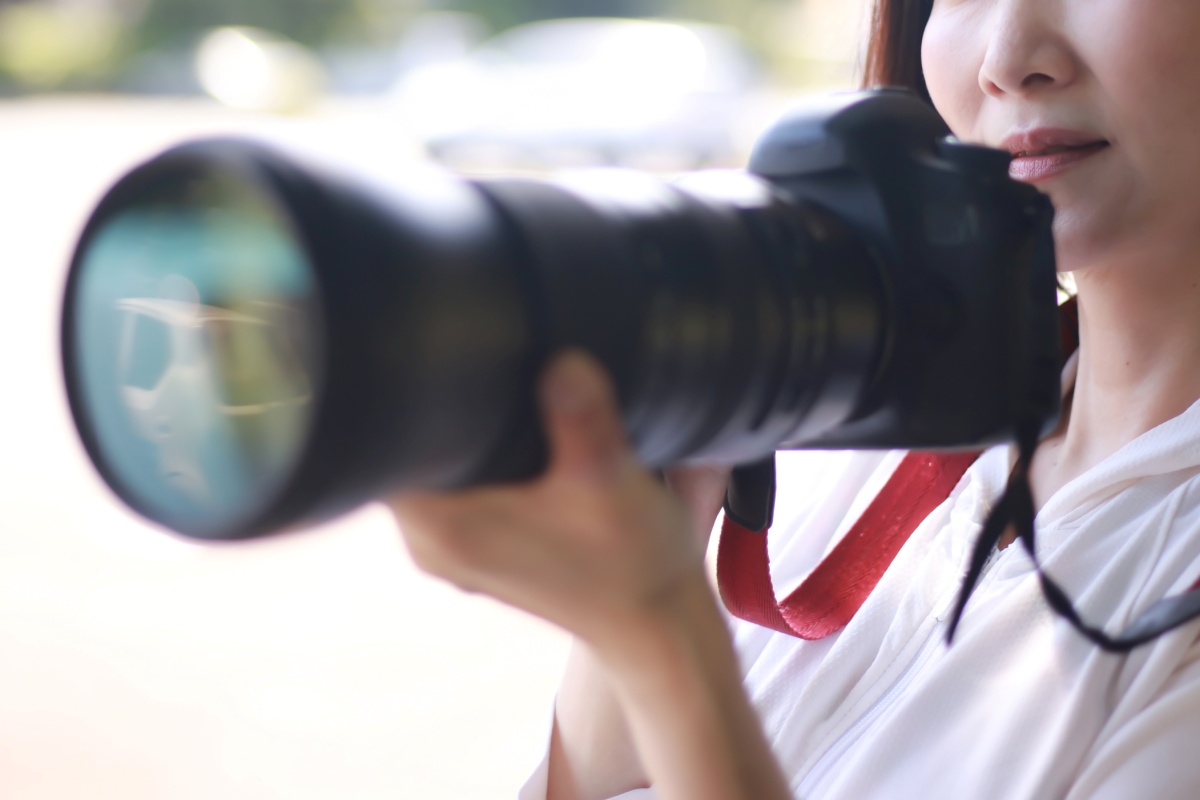 本格的なカメラを持参して球場に足を運ぶ人も（写真：イメージマート）