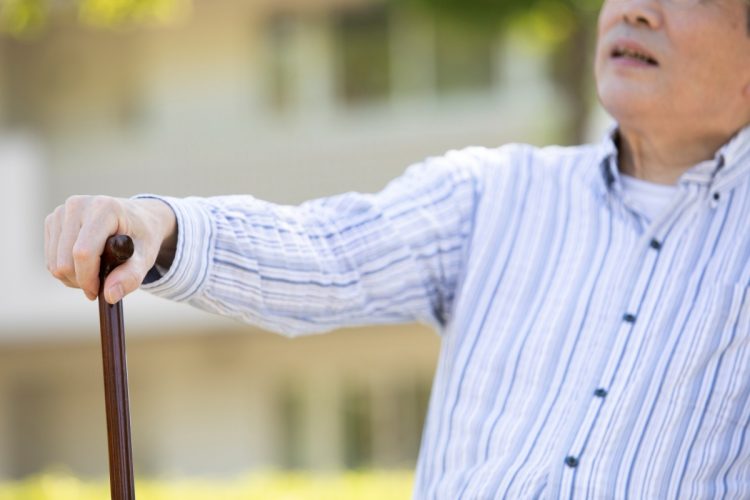 老後生活で「孤独」をどう受け入れるか（写真：イメージマート）