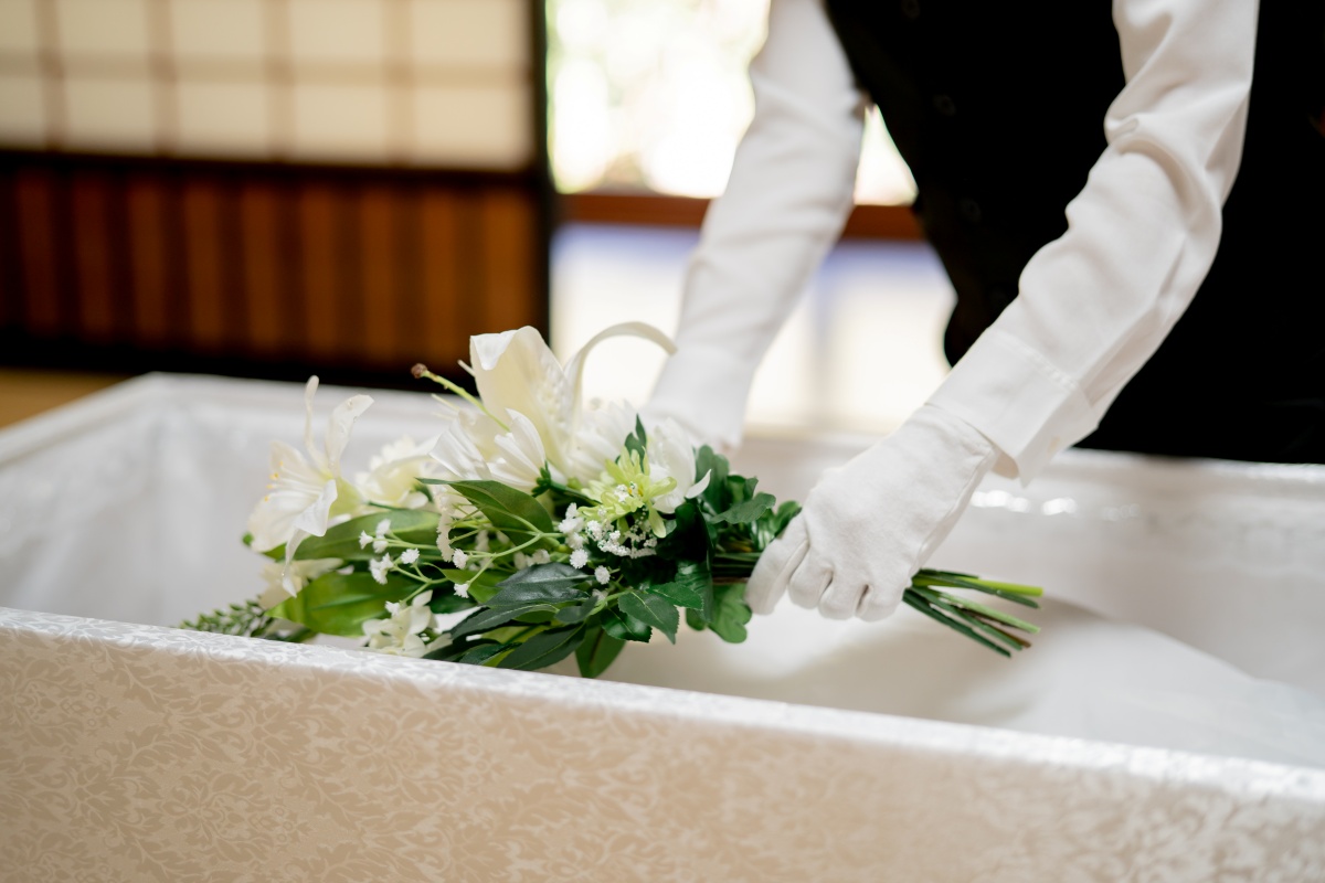 遺体処置を素人が行うのは難しい(イメージ)
