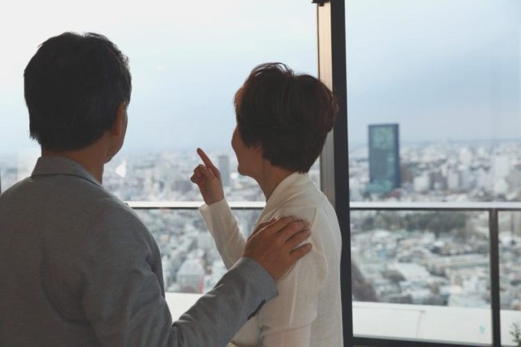 高層マンションの上層階は資産形成の手段としても注目されている（写真：イメージマート）