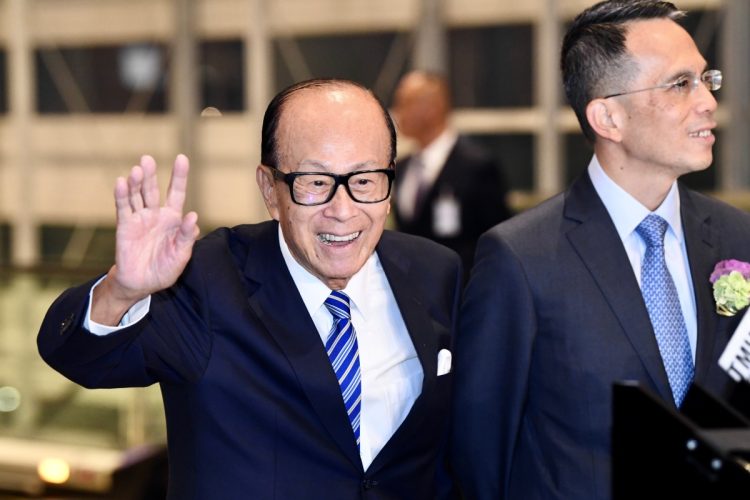 香港を代表する実業家の動きが意味することは（李嘉誠氏。Getty Images）
